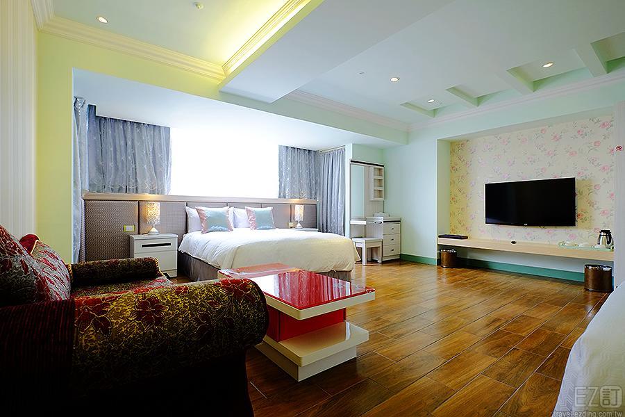 Left Bank 121 Hotel Tainan Exterior photo